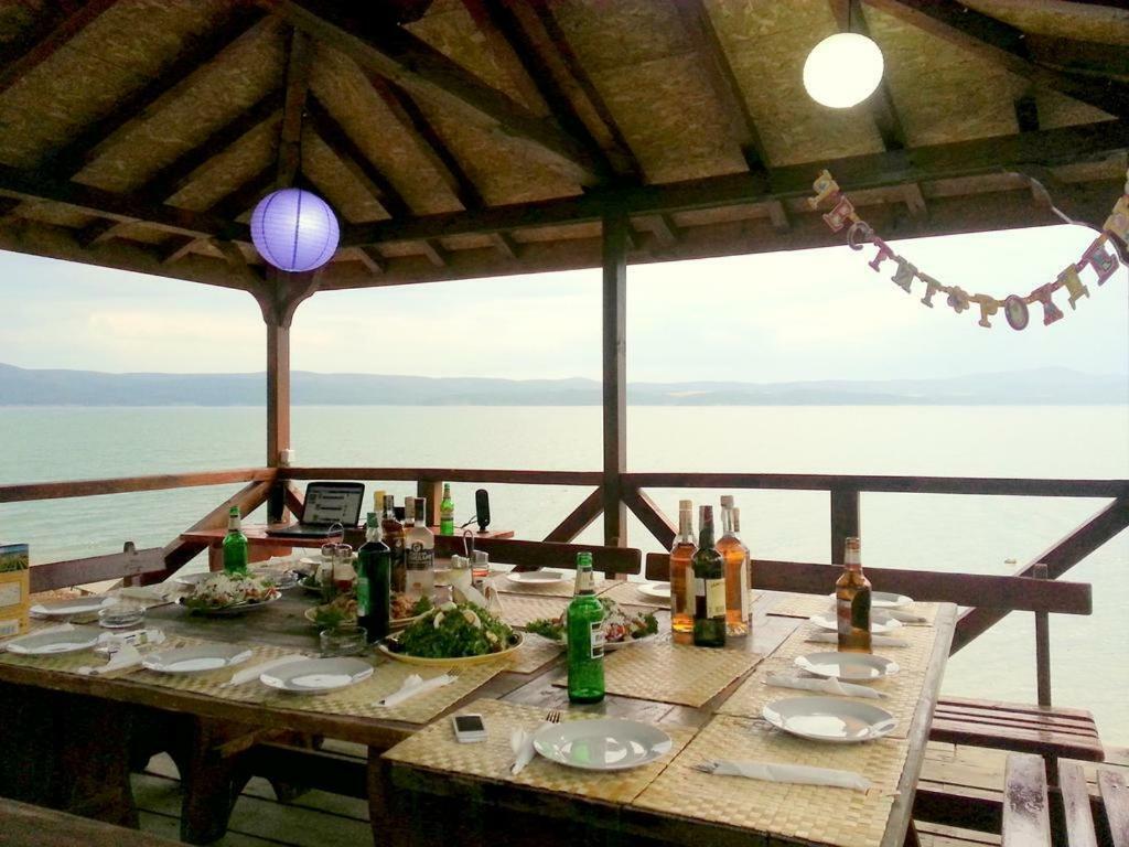 Комплекс Белите Къщи Shtarkelovo Gnezdo Esterno foto