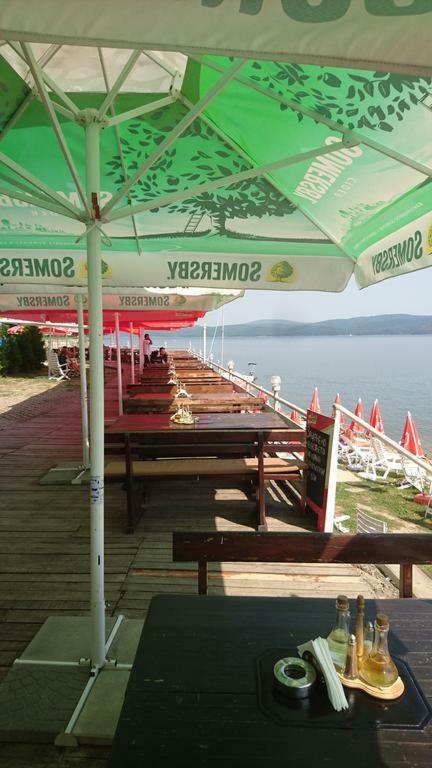 Комплекс Белите Къщи Shtarkelovo Gnezdo Esterno foto